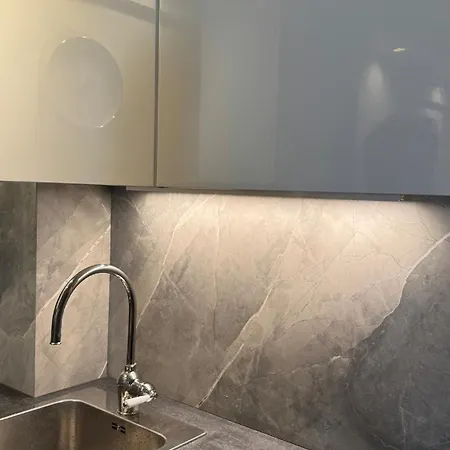 Апартаменты Renovated & Cozy *